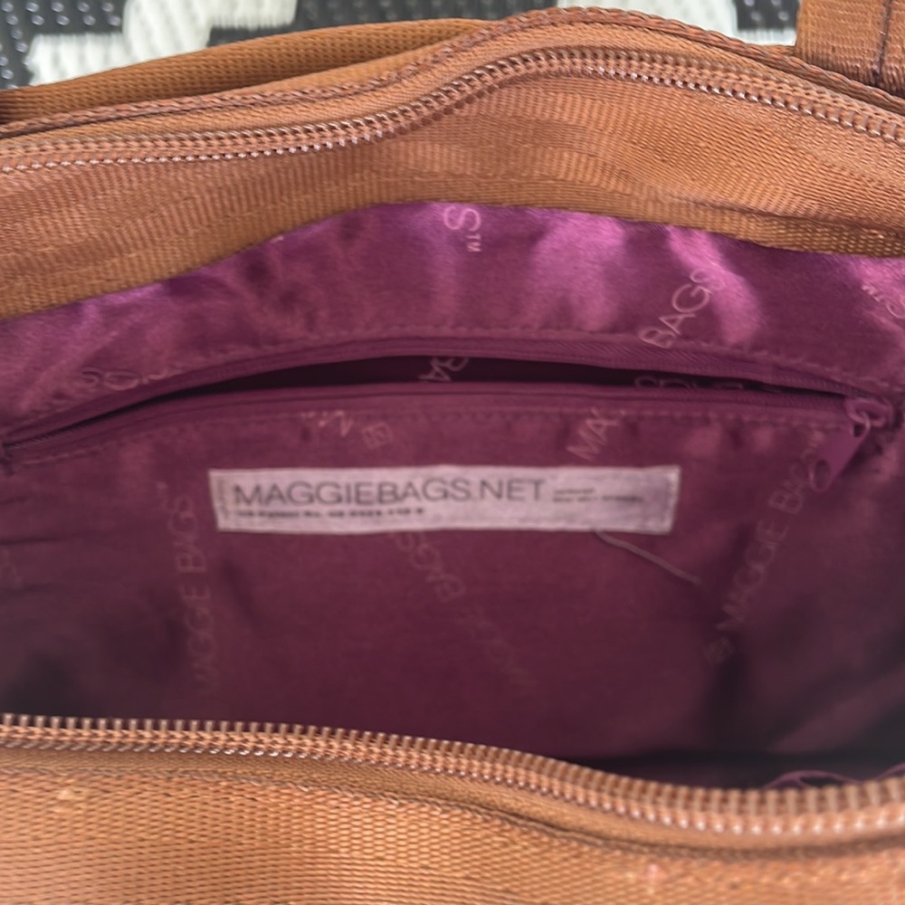 MAGGIE BAGS Recycled Seatbelt Purse - Original - Picture 3 of 4